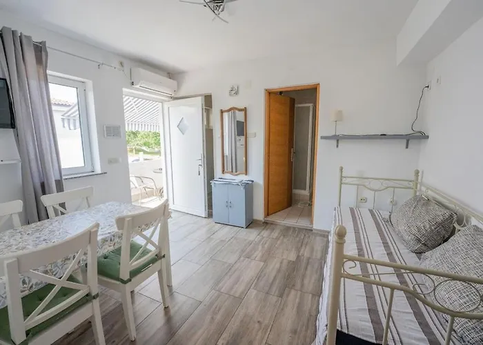 Maria - 1 *